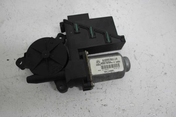 MOTEUR LEVE VITRE ARRIERE GAUCHE VW POLO/ SKODA FABIA - Vue 2